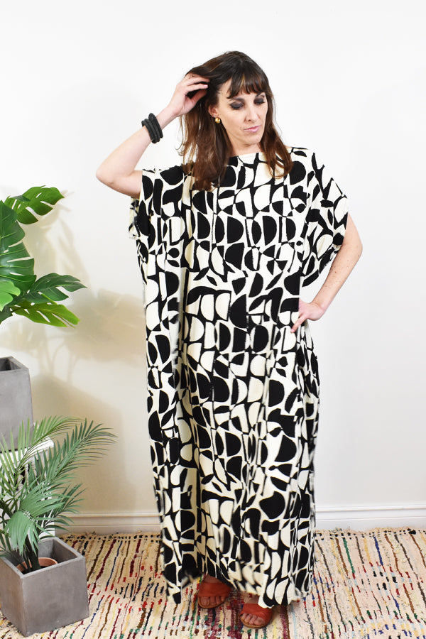 The Resort Caftan - Picasso Print-Black